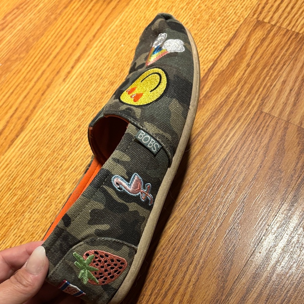Bob’s Fun Camouflage Slip-On Women’s Shoes with Patches - Picture 3 of 8